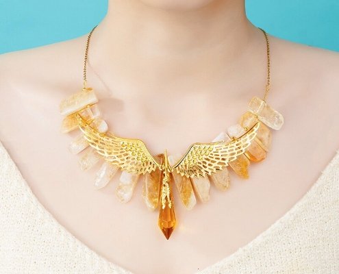 Natural Crystal Necklace - Only Rave